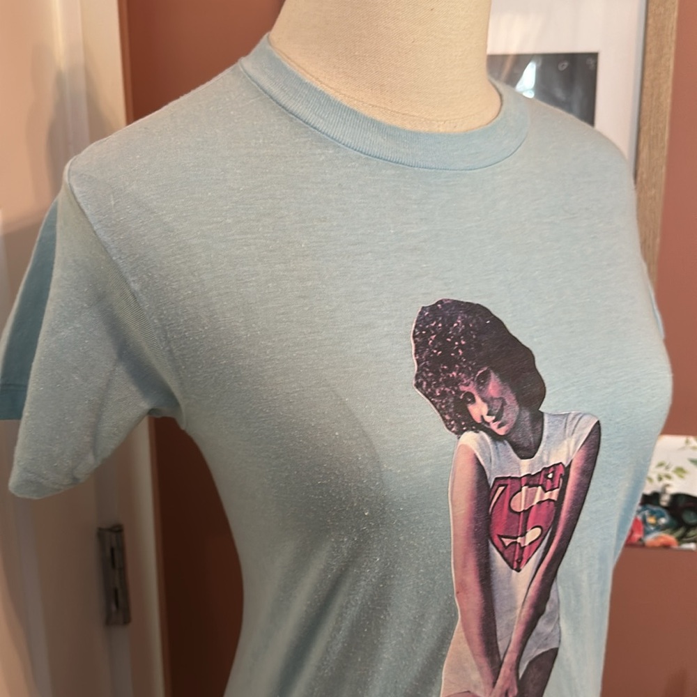 Vintage Ched Barbra Streisand Superman album 1977 light blue S decal T-Shirt - Picture 4 of 10
